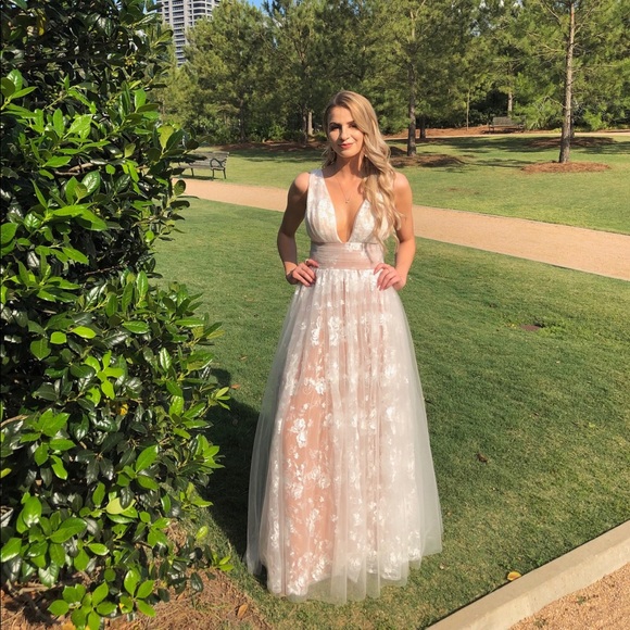 Dresses & Skirts - A-line tulle dress